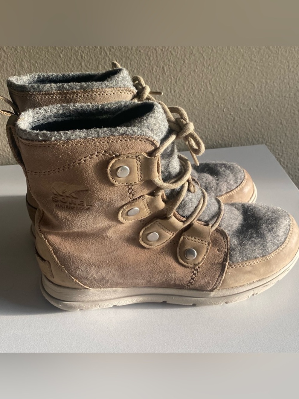 Sorel Boots‎ Tan & Grey size 6